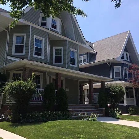 Gorgeous Victorian House!! Entire Suite In Sam'S Home-3