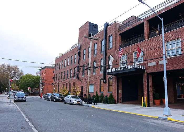 Henry Norman Hotel